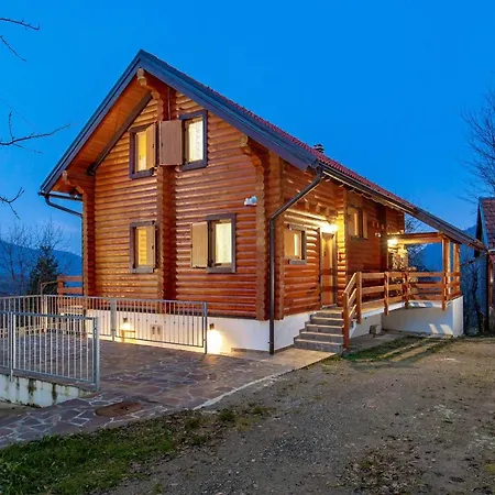 Mountain Family Nola Ivano *