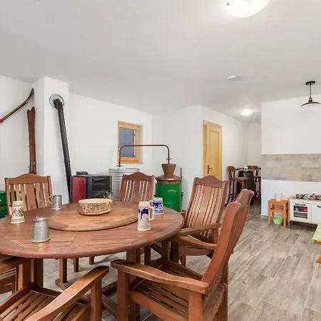 בקתה Mountain Family Nola Ivano